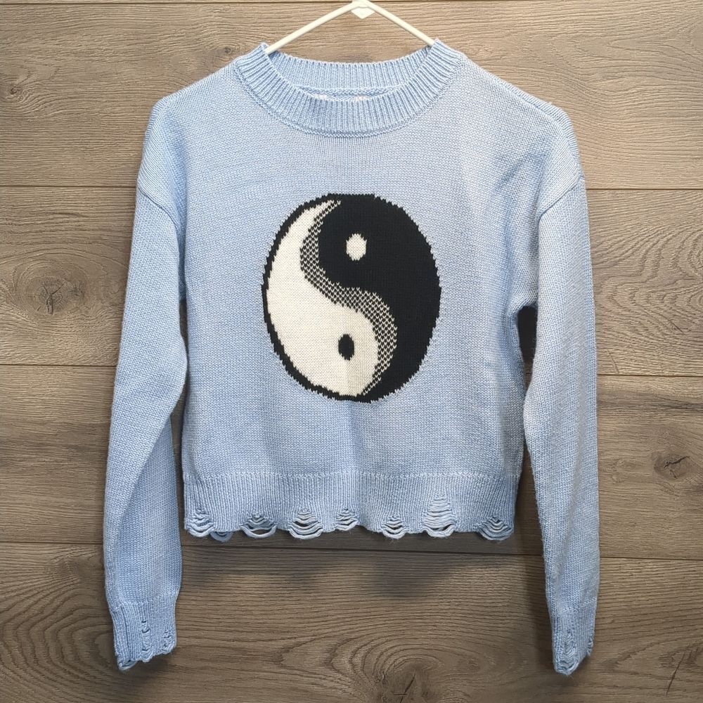 No Boundaries Distressed Sweater Yin Yang Design Womens Juniors Size Small 3-5